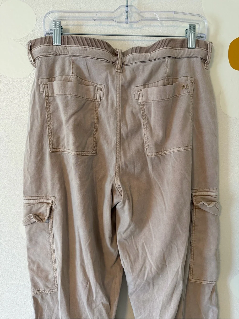 American Eagle Dreamy Drape Stretch Cargo Super High-Waisted Baggy Wide-Leg Pant - Picture 8 of 14